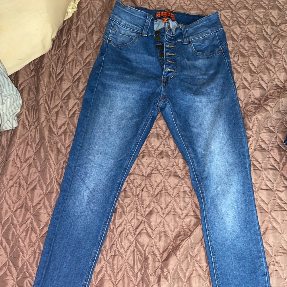 Butt Lift Medium blue wash jeans